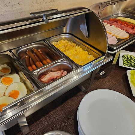 Grand Hotel Senica, Garni Luaran gambar