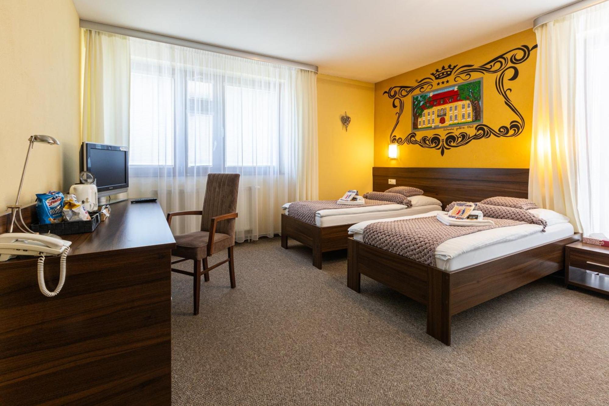 Grand Hotel Senica, Garni Luaran gambar