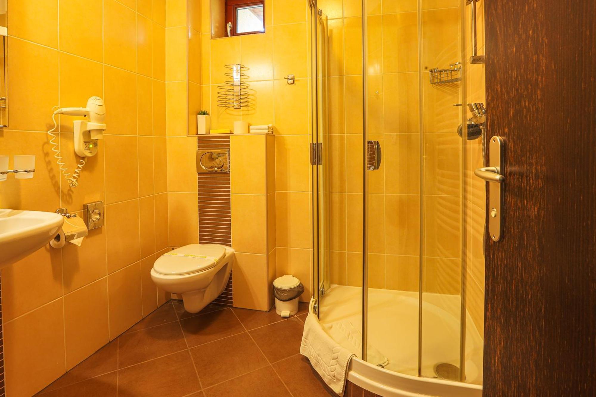 Grand Hotel Senica, Garni Luaran gambar
