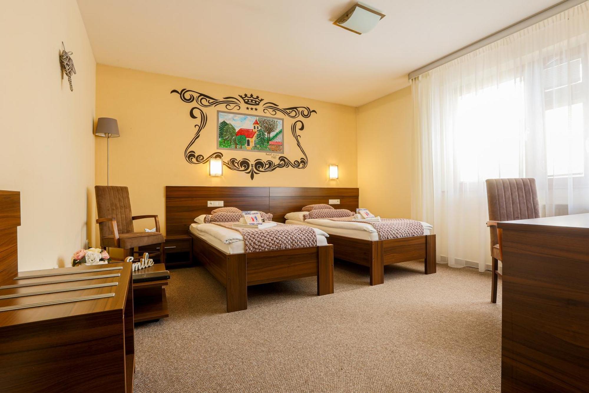 Grand Hotel Senica, Garni Luaran gambar