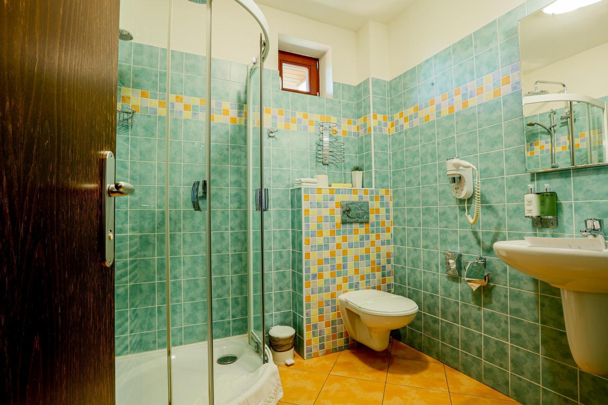 Grand Hotel Senica, Garni Luaran gambar